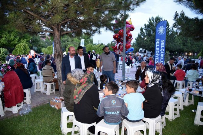 Selçuklu’da mahalle iftarları sürüyor