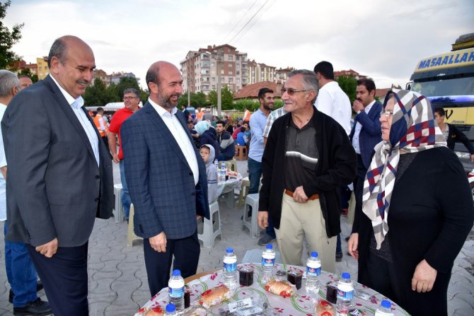 Selçuklu’da mahalle iftarları sürüyor