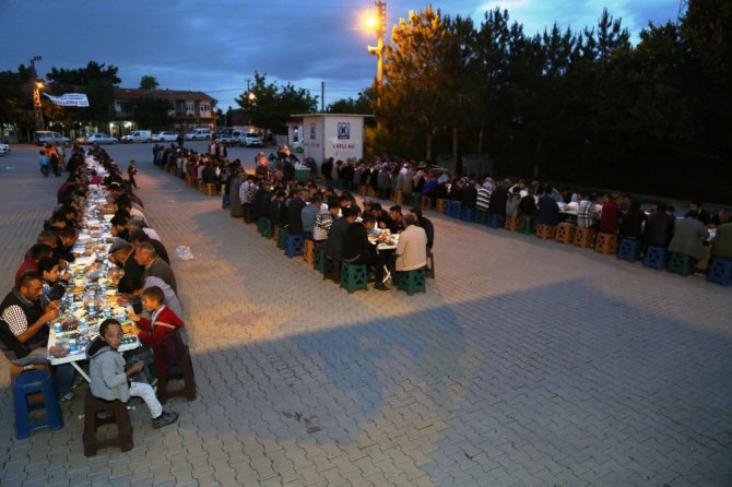 Ereğli Belediyesi mahalle iftarlarına devam ediyor