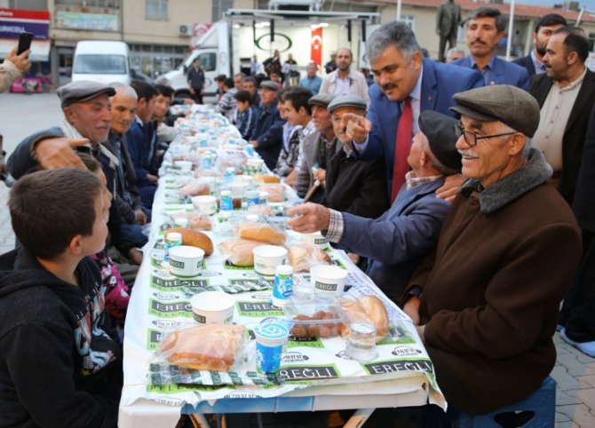 Ereğli Belediyesi mahalle iftarlarına devam ediyor