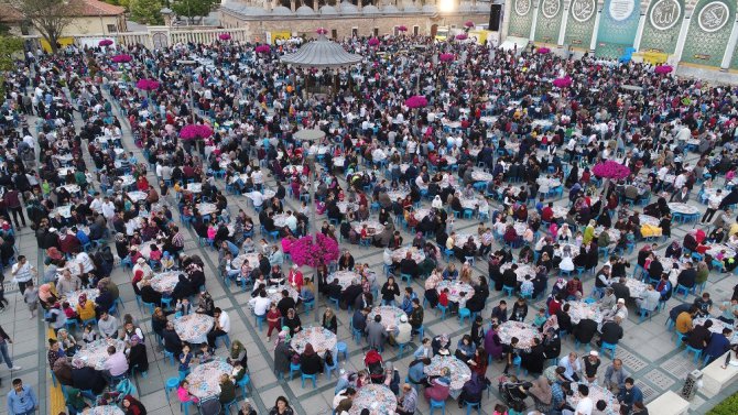 Konya Büyükşehir’den Kardeşlik İftarı