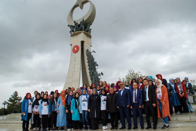 Meramlı öğrenciler, 15 Temmuz ruhunu yerinde yaşıyorlar