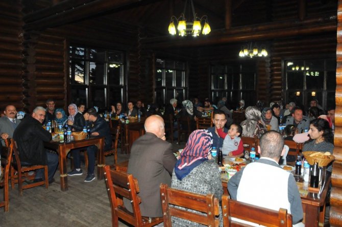 Akşehir’de şehit ve gazi ailelerine iftar