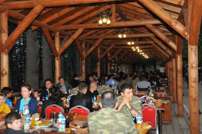 Akşehir’de şehit ve gazi ailelerine iftar