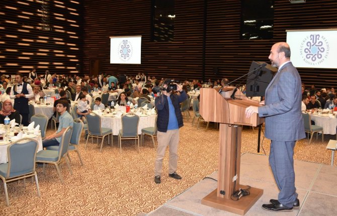 Başkan Pekyatırmacı, mahalle muhtarları ve mahalle başkanlarıyla iftarda buluştu