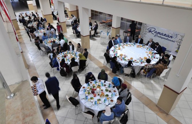 NEÜ KONDİL iftarında 35 ülkeden 200 öğrenci bir araya geldi