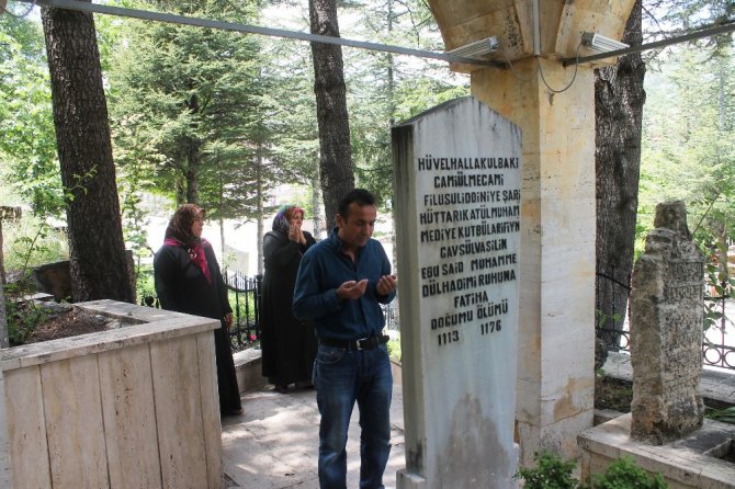 Muhammed Hadimi Hazretleri Türbesi’ne ziyaretçi akını