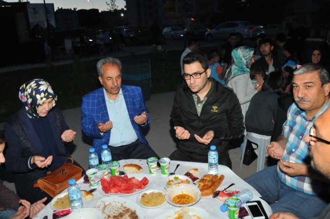 Başkan Akkaya, belediye personeli ile iftarda buluştu