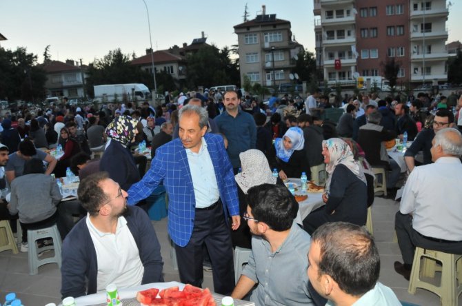 Başkan Akkaya, belediye personeli ile iftarda buluştu