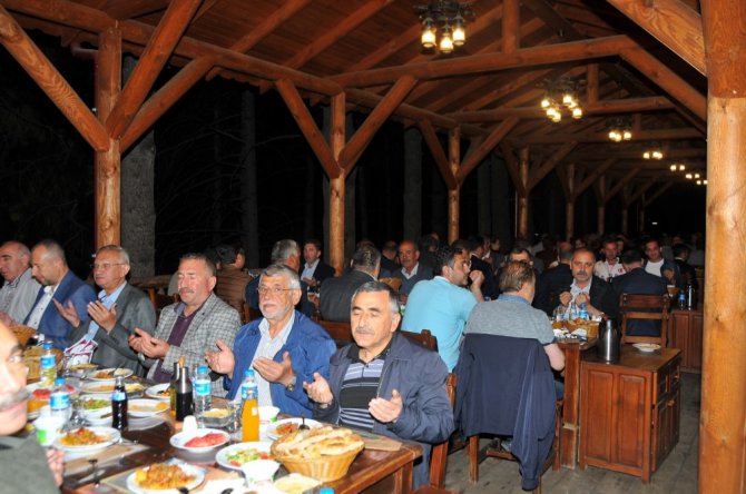 Başkan Akkaya’dan ilçe protokolüne iftar