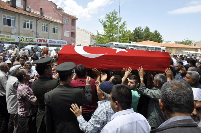 Trafik kazasında hayatını kaybeden uzman çavuş toprağa verildi