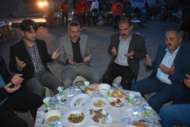 Başkan Tutal, vatandaşlarla iftarda bir araya geldi