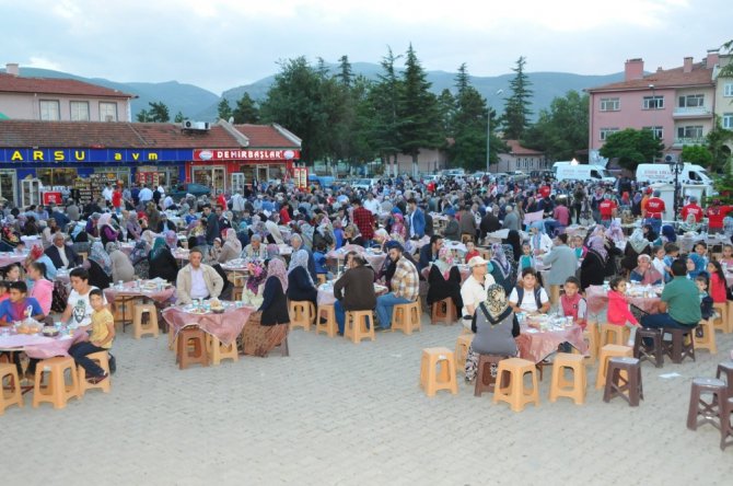 Doğrugöz’de Mahalle iftarı coşkusu