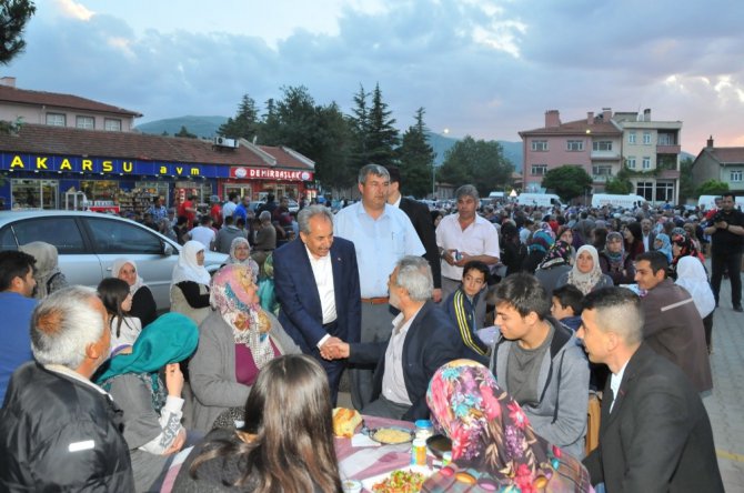 Doğrugöz’de Mahalle iftarı coşkusu