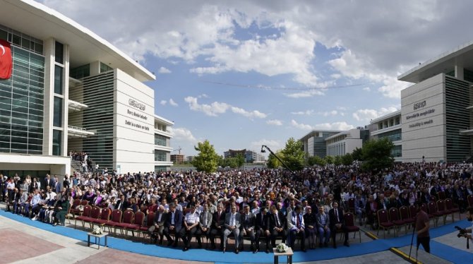 KTO Karatay Üniversitesi 2017-2018 yılı mezunlarını verdi