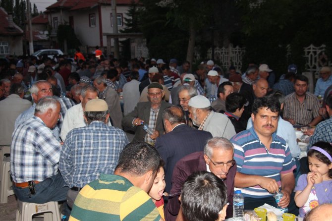 Beyşehir Belediyesinin Mahalle İftarı Buluşmaları sürüyor