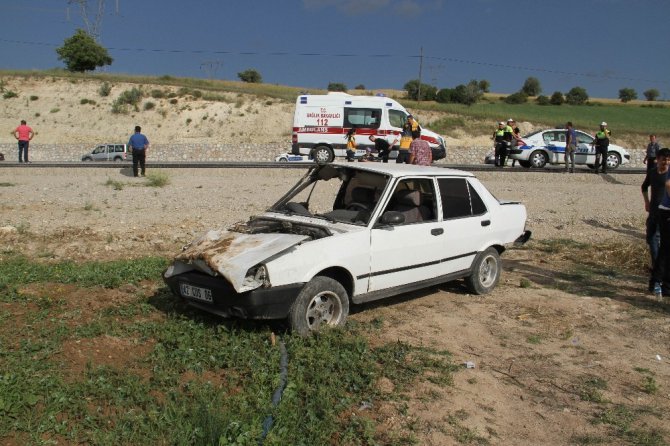 İki otomobil çarpıştı: 7 yaralı