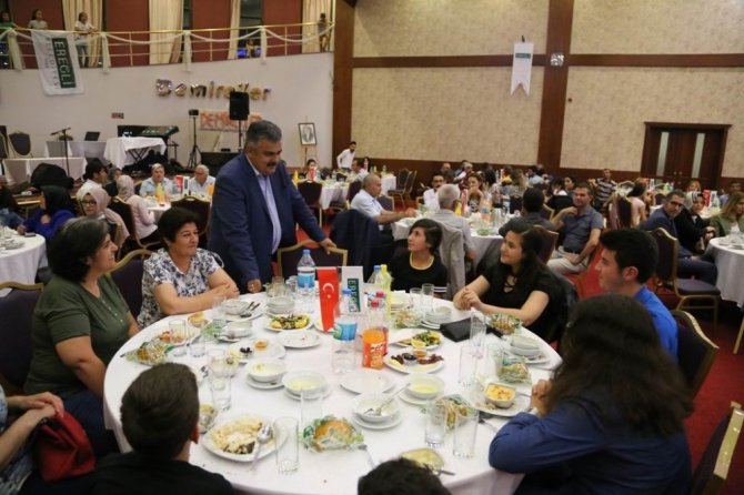 Başkan Özgüven, personelle iftarda bir araya geldi