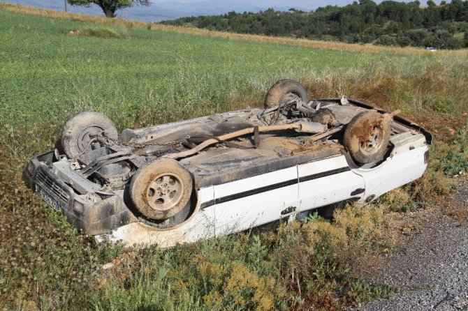 Beyşehir’de otomobil şarampole takla attı: 3 yaralı