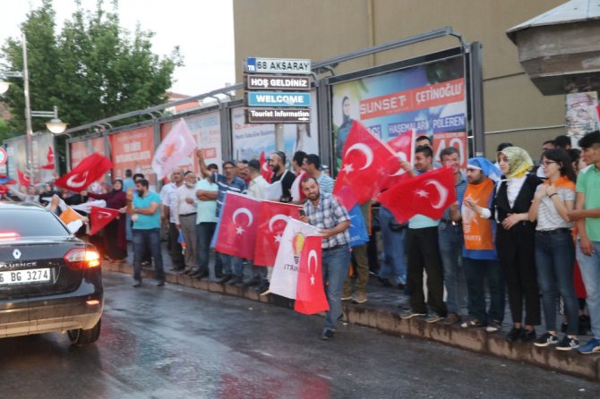 Aksaray’da seçim kutlamaları