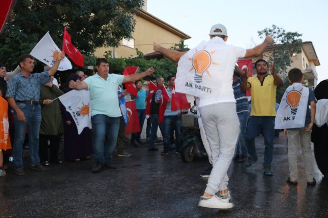 Aksaray’da seçim kutlamaları