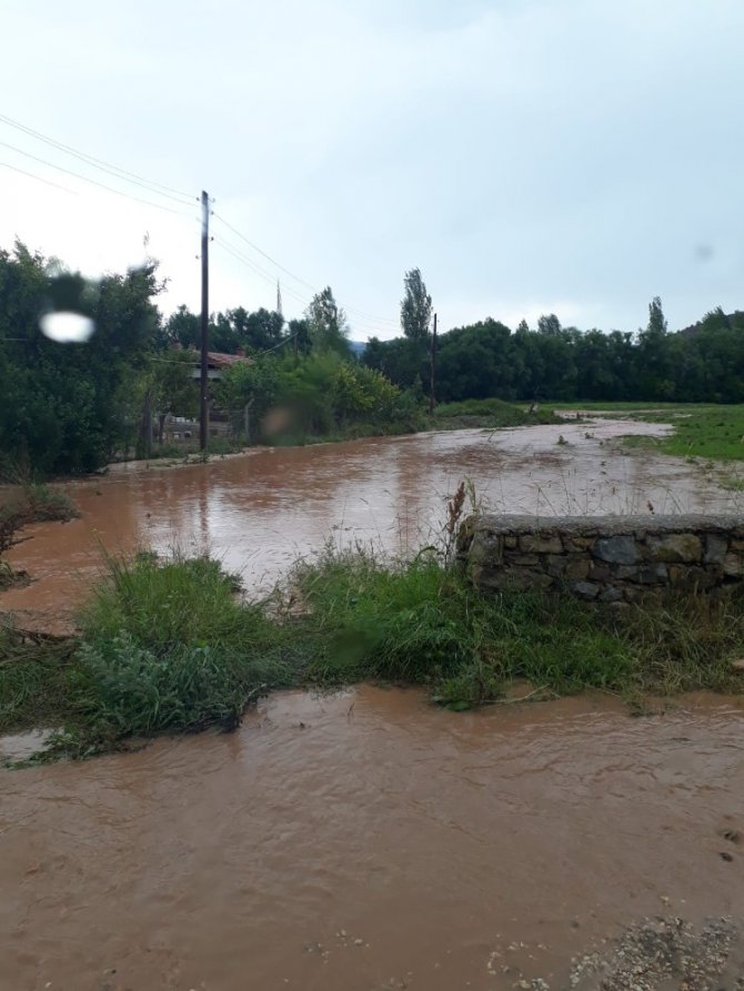 Derbent dolu ve yağışa teslim