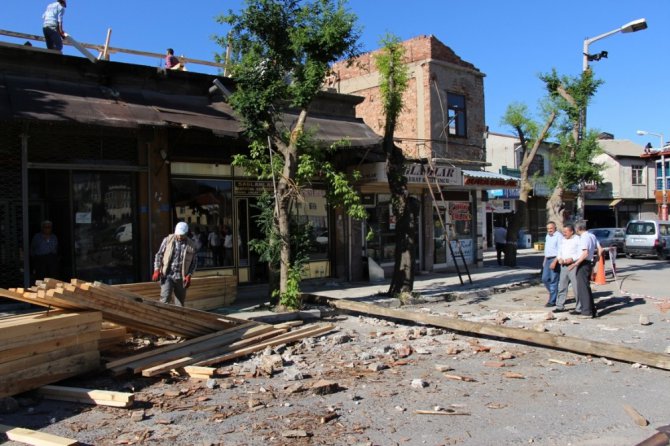 Arasta Çarşısı cephe giydirme çalışmaları başladı