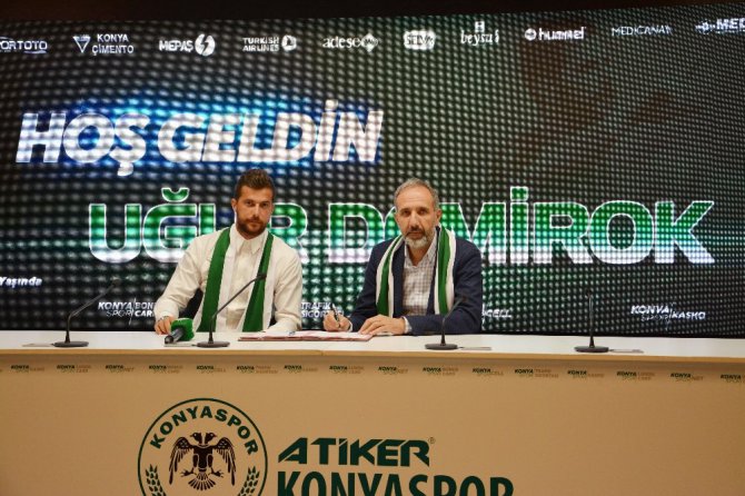 Atiker Konyaspor, Uğur Demirok ile resmi sözleşme imzaladı