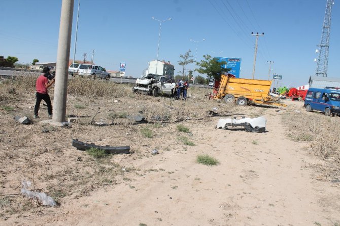 Lastiği patlayan otomobil takla attı: 1’i ağır 4 yaralı