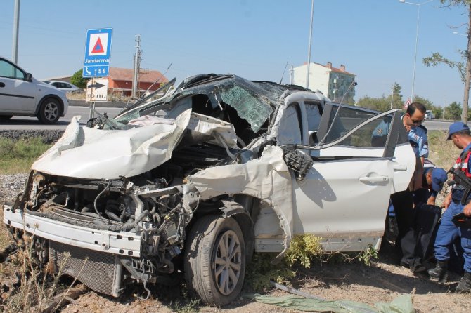 Lastiği patlayan otomobil takla attı: 1’i ağır 4 yaralı