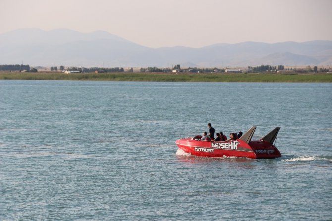 Beyşehir’de adrenalin tutkunlarının “jetboat” heyecanı