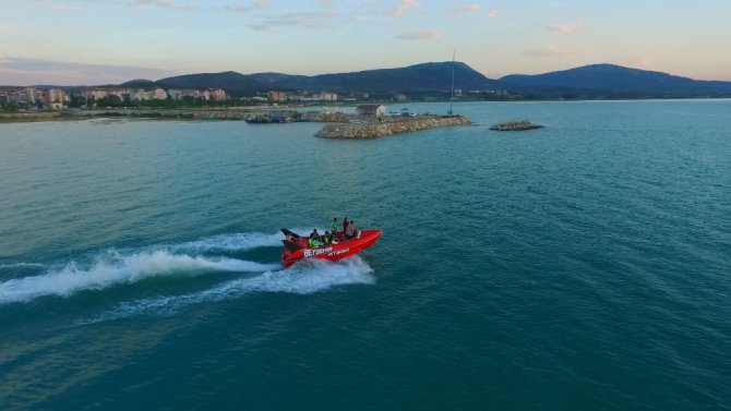 Beyşehir’de adrenalin tutkunlarının “jetboat” heyecanı