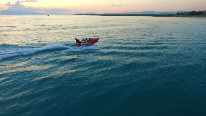 Beyşehir’de adrenalin tutkunlarının “jetboat” heyecanı