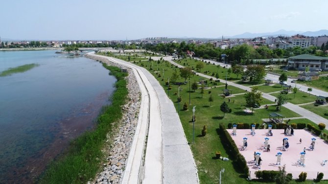 Beyşehir’de sahil bandına bisiklet ve yürüyüş yolu