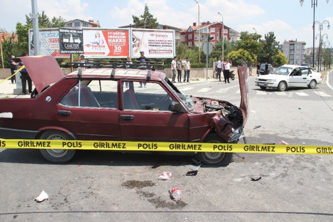 Konya’da iki otomobil çarpıştı: 4 yaralı