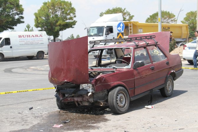 Konya’da iki otomobil çarpıştı: 4 yaralı