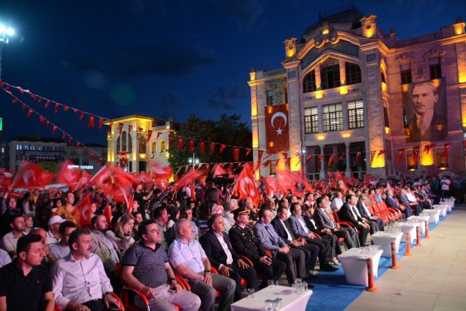 Aksaray’da 15 Temmuz darbe girişimi lanetlendi, şehitler anıldı