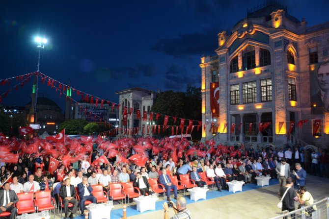 Aksaray’da 15 Temmuz darbe girişimi lanetlendi, şehitler anıldı