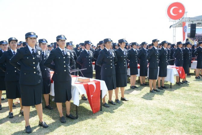 15 Temmuz şehidi ikiz polislerin eşleri de polis oldu