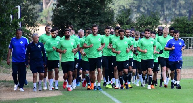 Atiker Konyaspor’un Hollanda kampı başladı