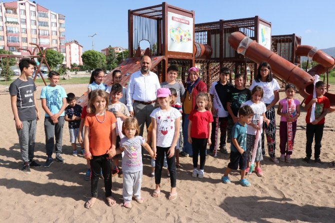 Beyşehir’de yeni çocuk oyun parkı miniklerin çekim merkezi oldu