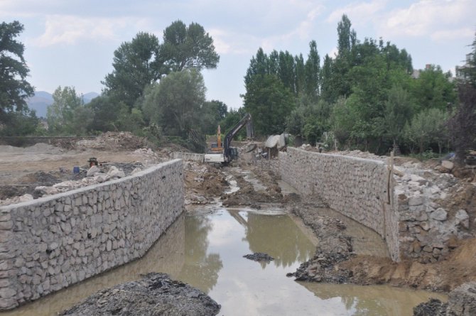 Seydişehir’de Akçay Deresi kenarları cazibe alanı olacak