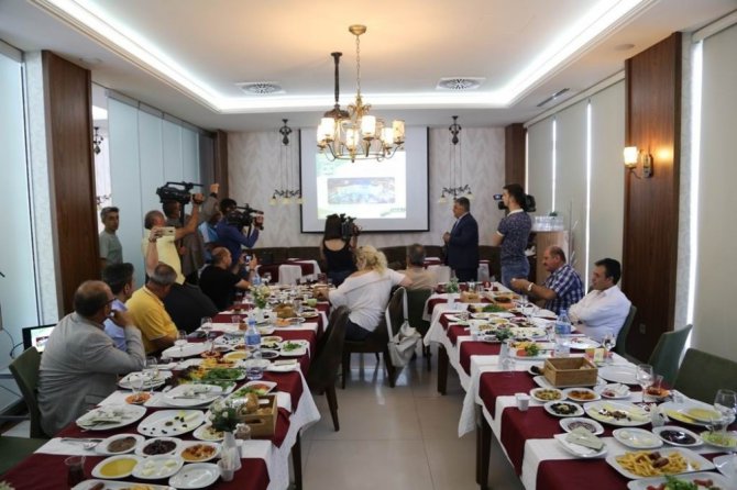 Başkan Özgüven, basın mensuplarıyla bir araya geldi