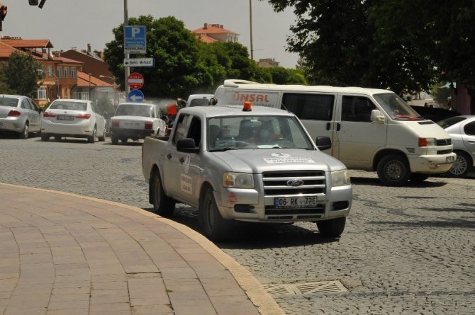 Akşehir Belediyesi ilaçlama çalışmalarını hızlandırdı