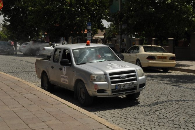 Akşehir Belediyesi ilaçlama çalışmalarını hızlandırdı