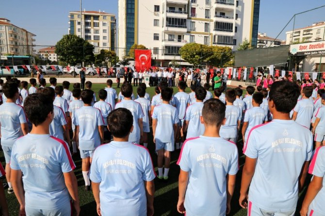 Aksaray Belediyesi yaz spor okulları törenle açıldı