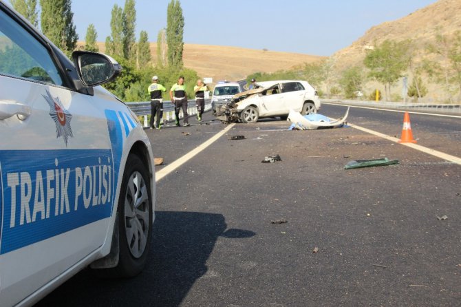 Refüje çarparak takla atan otomobil sürücüsü hayatını kaybetti