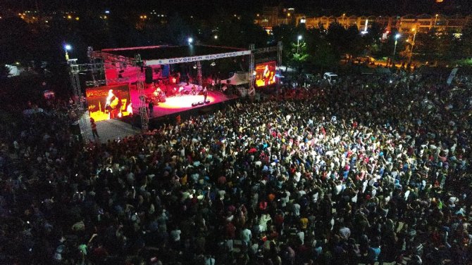 Beyşehir Göl Festivali Ahmet Şafak konseri ile sona erdi