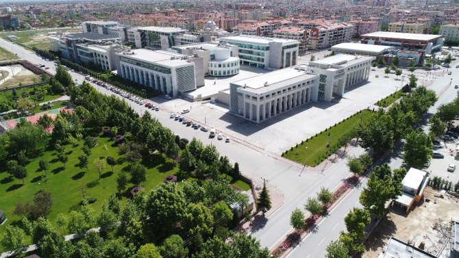 Türkiye’nin en çok burs veren 8’inci üniversitesi KTO Karatay