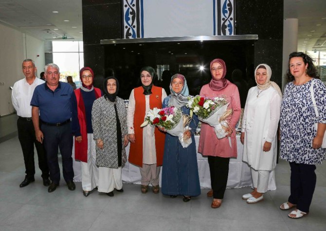 Çini eserler Meram’da beğeniye sunuldu